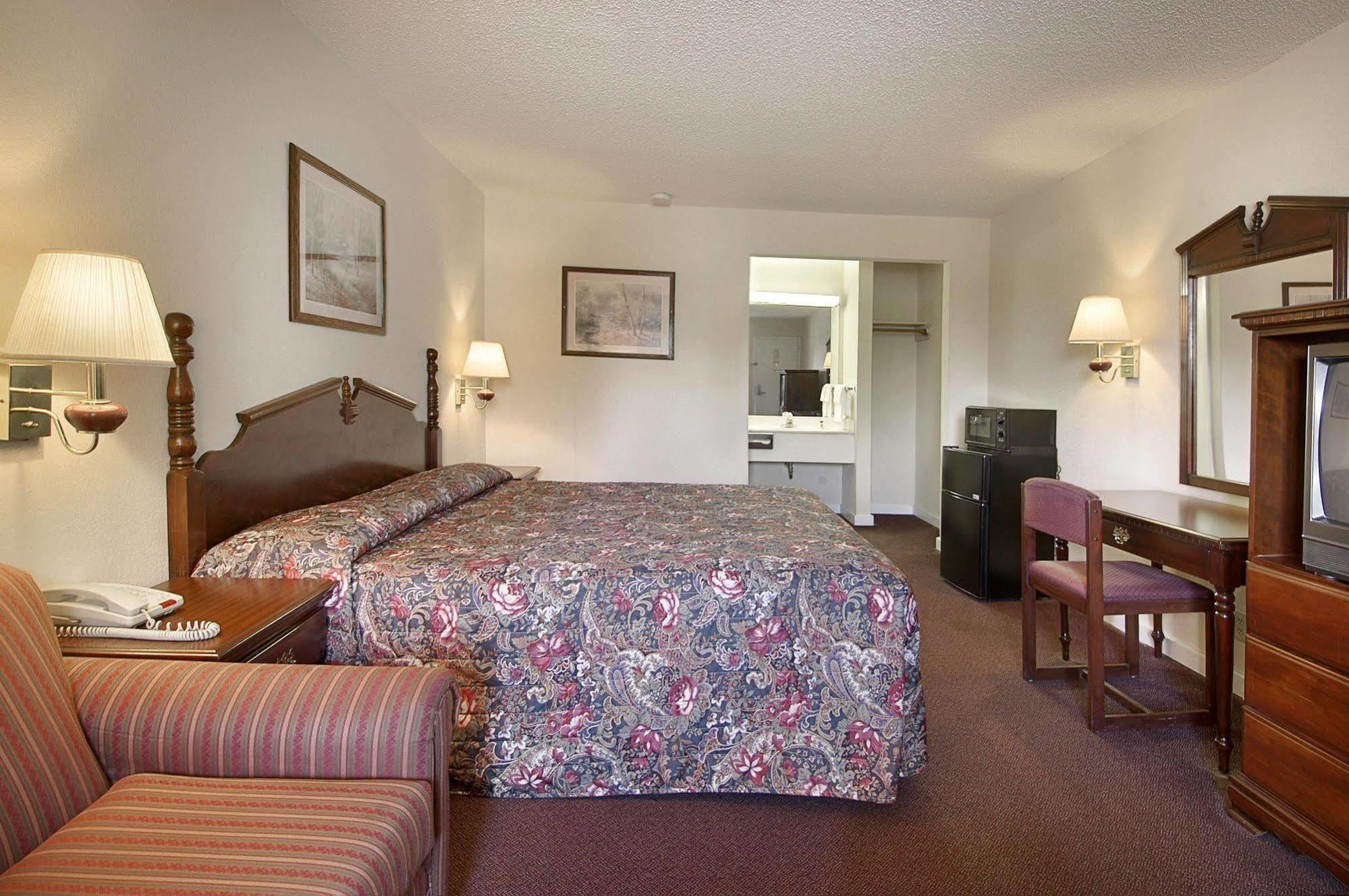 Rodeway Inn Lumberton Exterior foto
